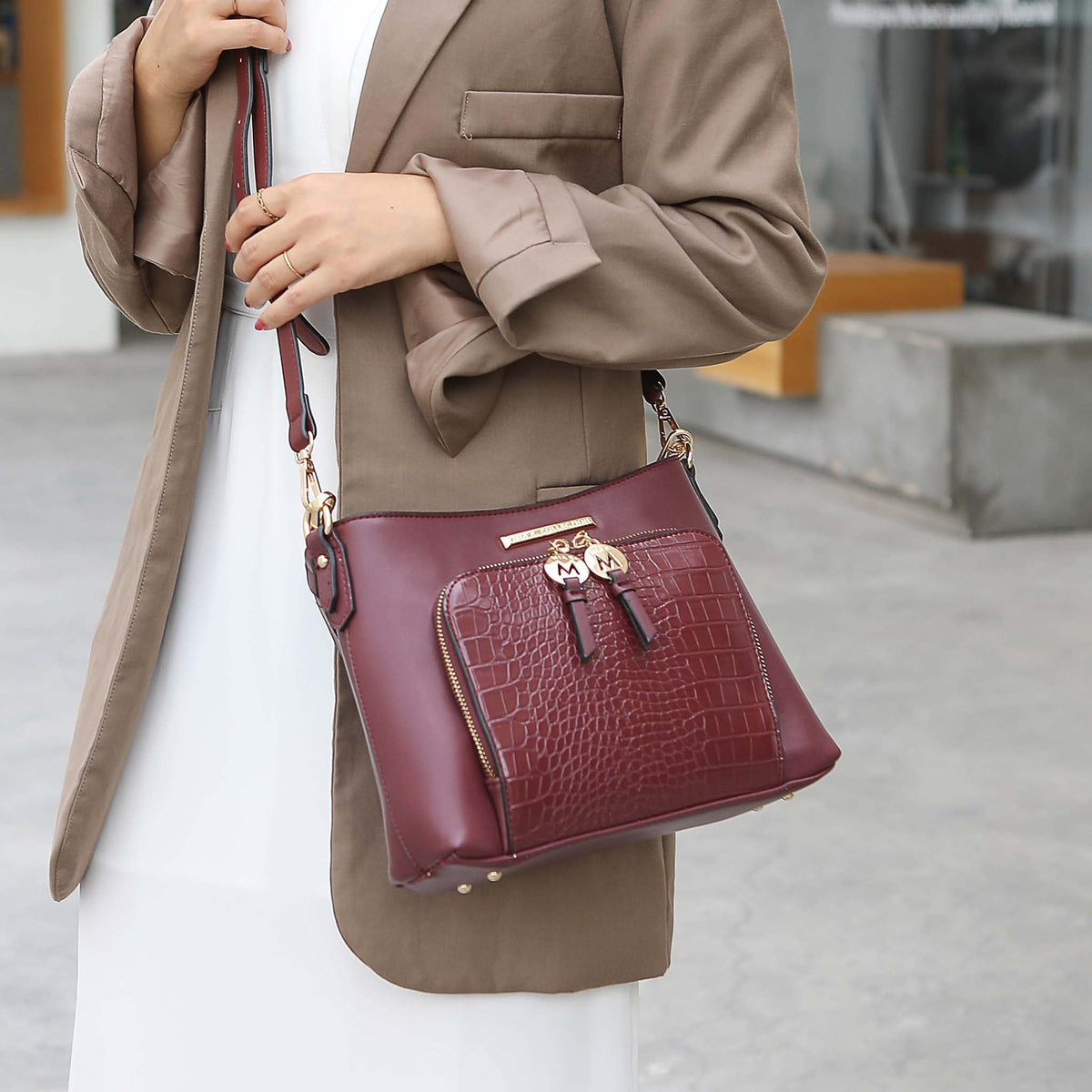 Anayra Shoulder Bag